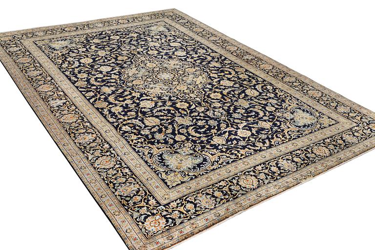 Matta, Keshan, ca. 376 x 266 cm.