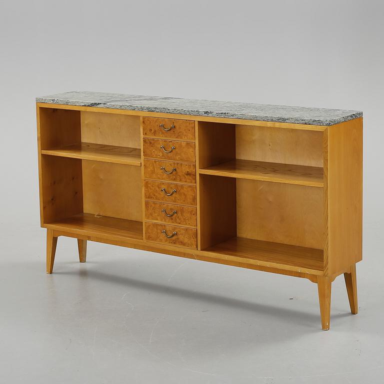 SIDEBOARD, omkring 1900-talets mitt.