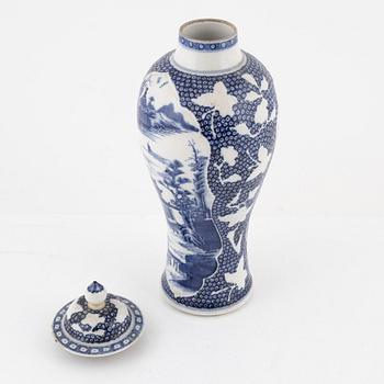 A blue and white vase with cover, Qing dynasty, 18th Century.