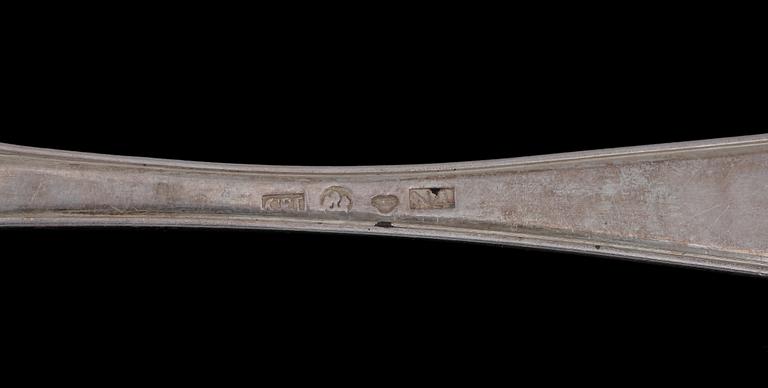 SKEDAR, 16 st, silver, bl a Johan Malmstedt, Göteborg 1811. Tot vikt 749 g.