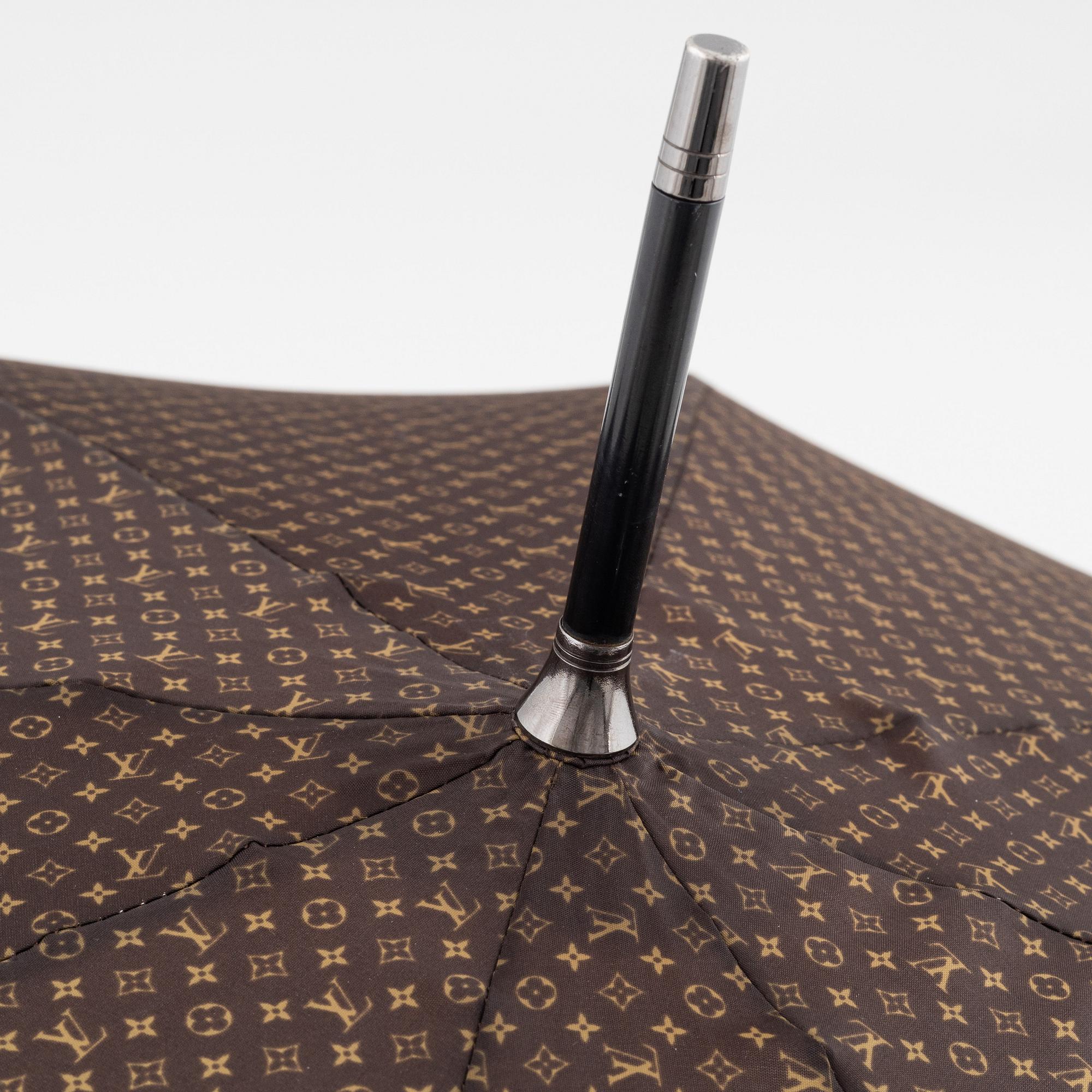 Louis Vuitton, umbrella.