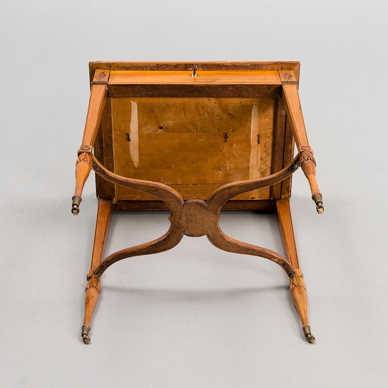 A LATE GUSTAVIAN SEWING TABLE. Attributed to Lars Qvarnberg (master in Stockholm 1801-1813).