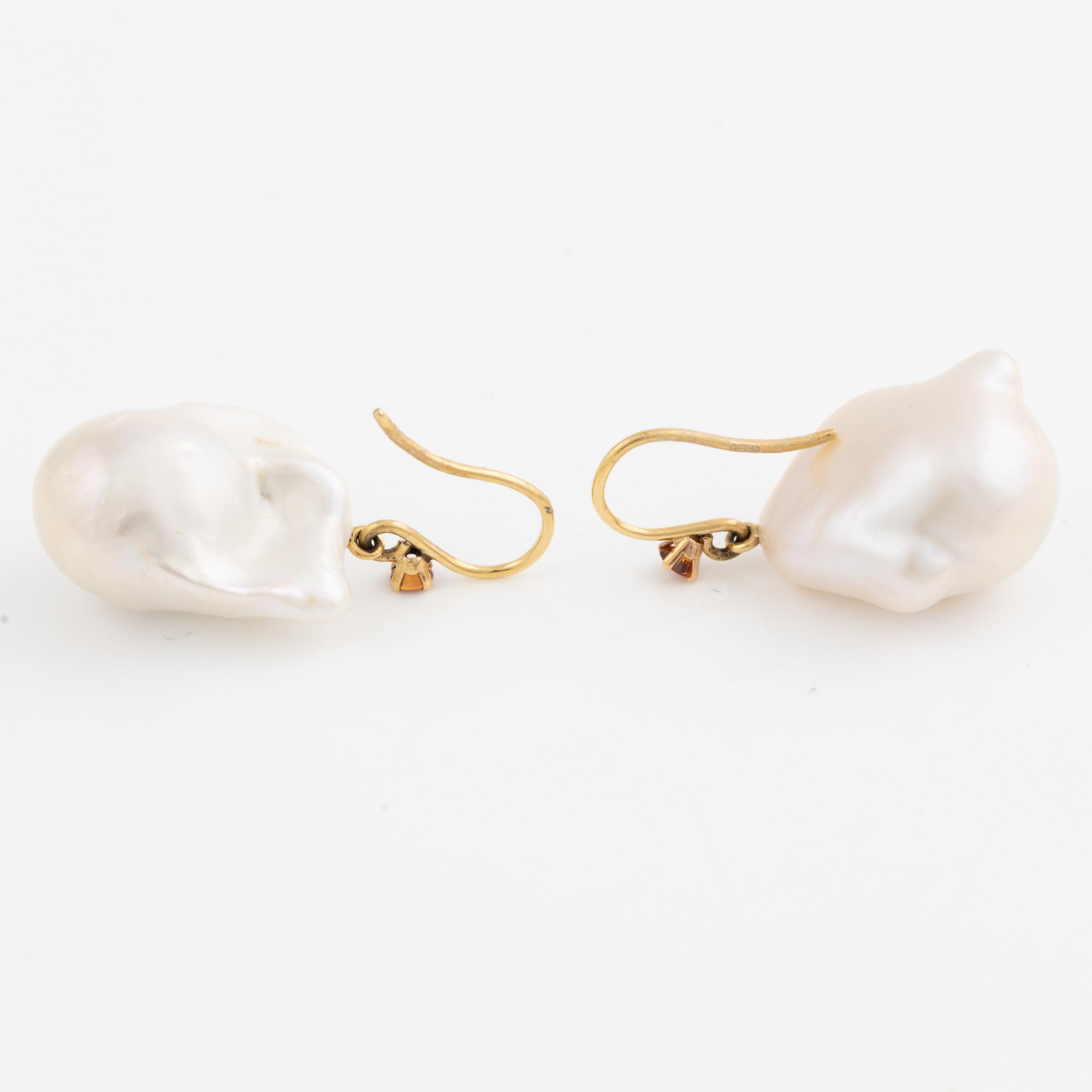 Ebba Brahe, earrings, "The Skokloster Earrings" 18K gold with baroque pearls.