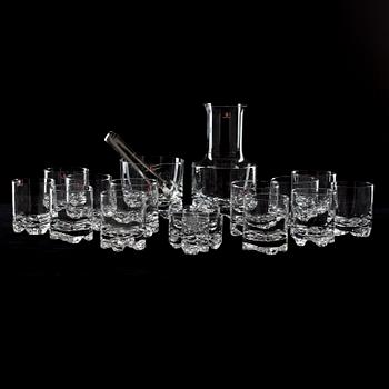 DRICKSGLAS, 18 st, KARAFF och ISHINK, "Gaissa", design Tapio Wirkkala, Iittala, 1900-talets slut.