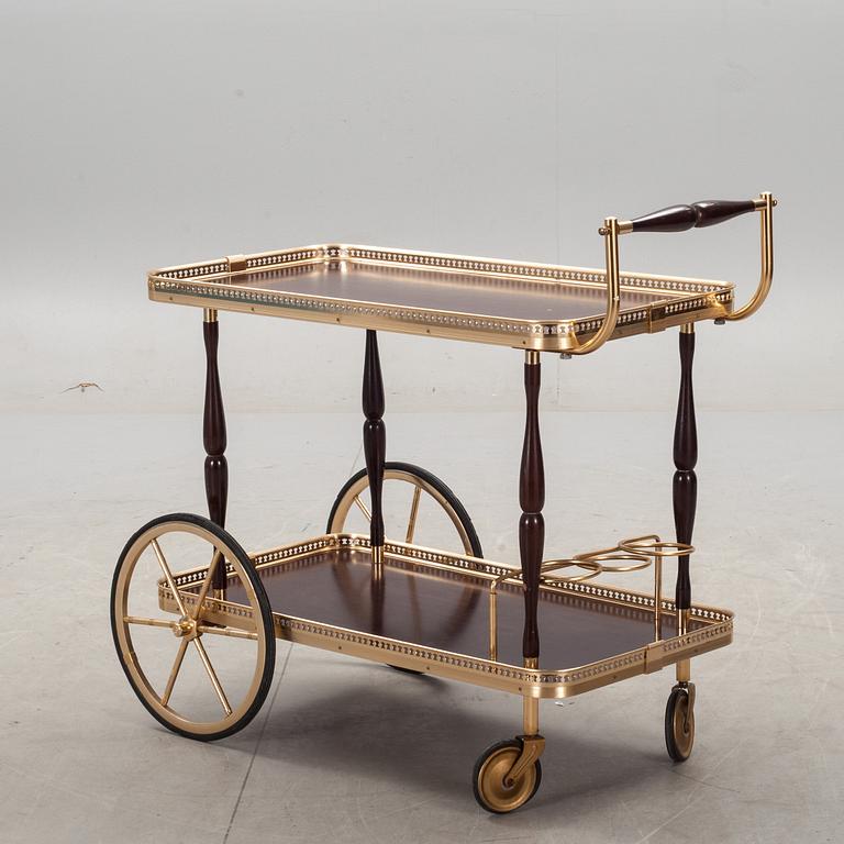 SERVERINGSVAGN, 1900-talets andra hälft.