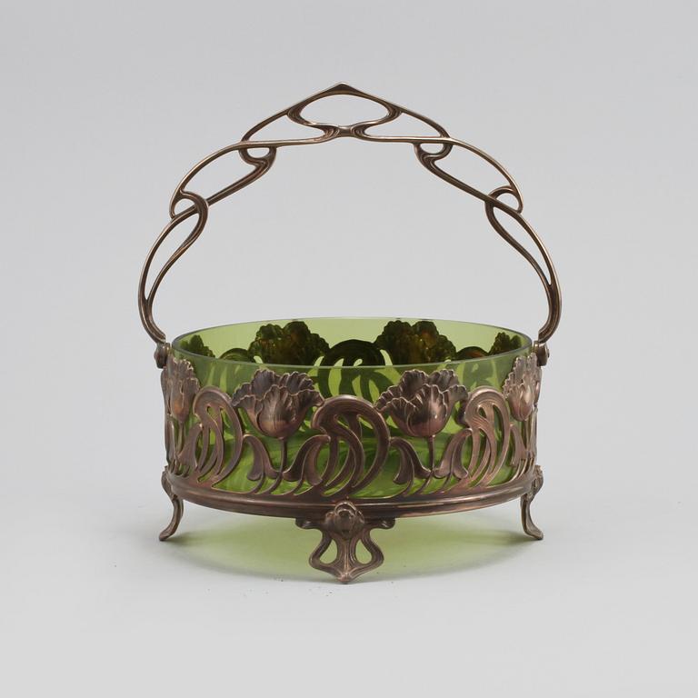 SKÅL, jugend, försilvrad metall och glas, Wurttembergische Metallwarenfabrik (WMF) jugend, 1900-talets början.