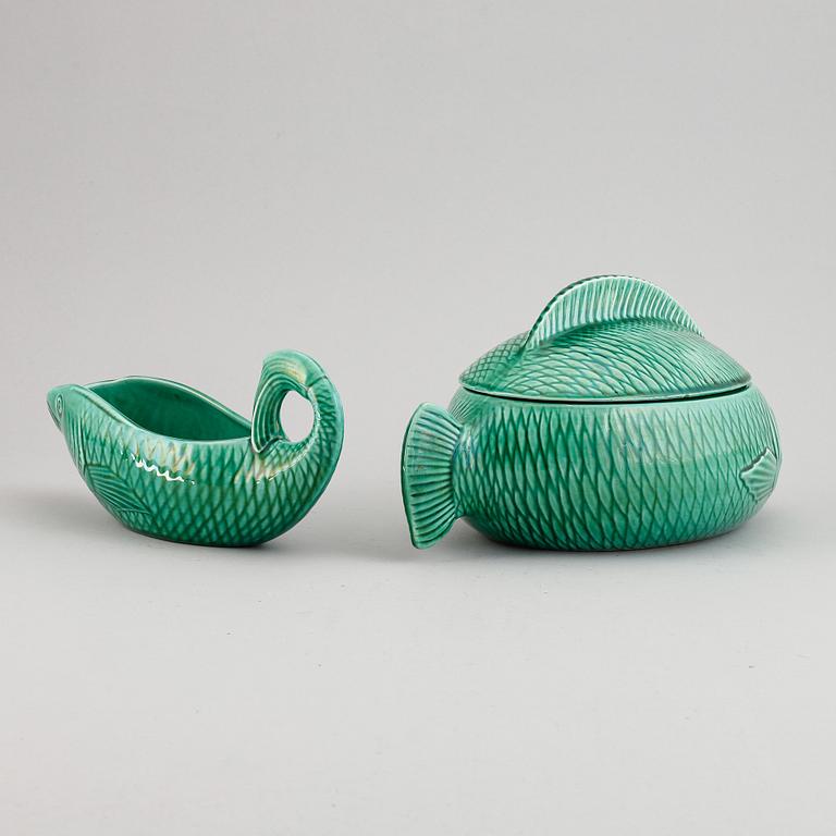 Two pieces faiance fish service by Sarreguemines, France.