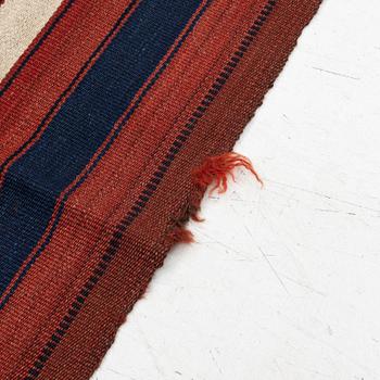 Matta, slätväv, Anatolien, ca 350 x 100 cm.