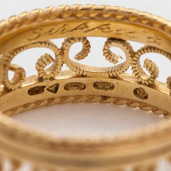 Kalevala Koru, an 18K gold 'Filigree' ring, Helsinki 2001.