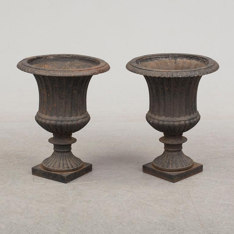 A pair of cast iron plant pots. Second half of the 20th century.