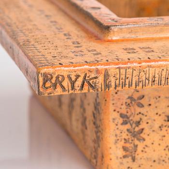 RUT BRYK, reliefi, kivitavaraa, signeerattu BRYK.