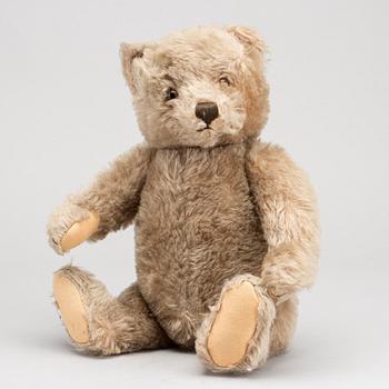 A STEIFF BEAR FROM 1930/40'S.