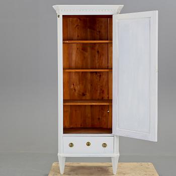 KLÄDSKÅP, tidigt 1900-tal.