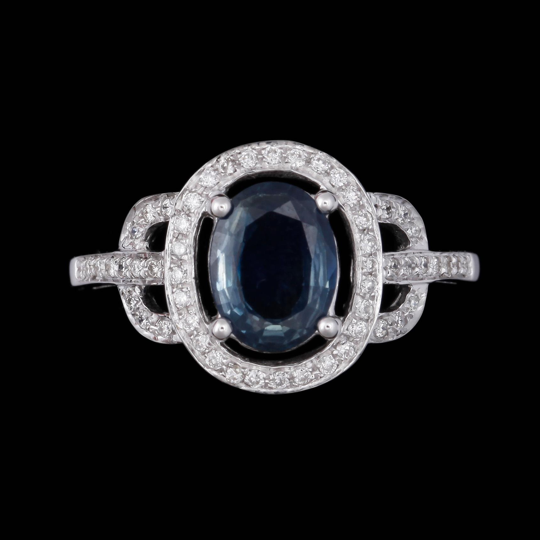 RING, vitguld 14K, med safir ca 1.6 ct och diamanter. Tot ca 3 gram.