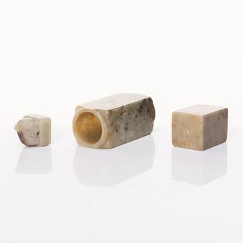 A Chinese cong shaped nephrite brush pot and two seals.