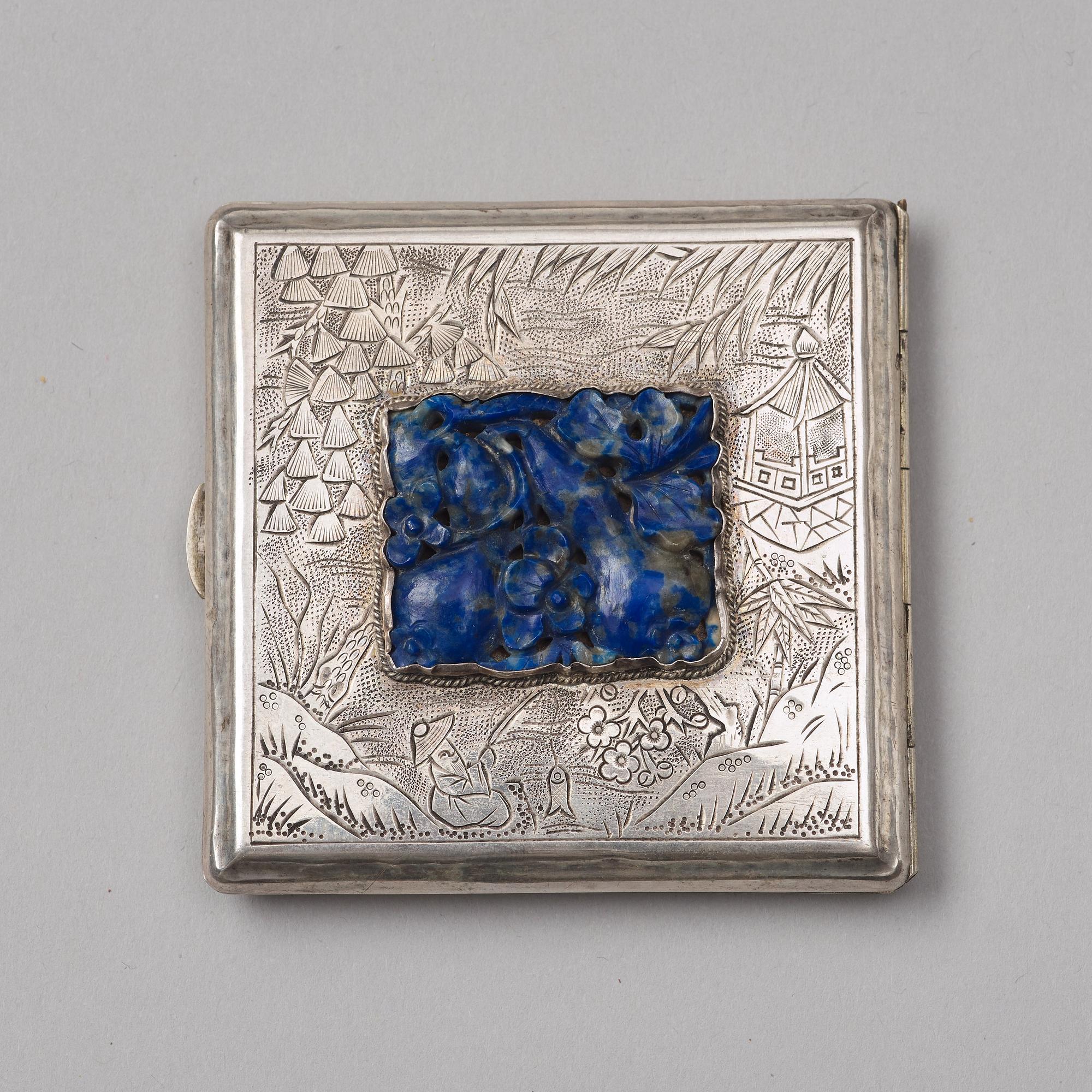 ASKAR, fyra stycken, silver, nefrit, trä och lapis lazuli. Kina, tidigt 1900-tal.