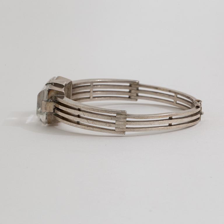 A rock crystal bracelet by Heribert Engelbert, Stockholm, 1942.