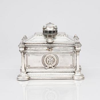 A German mid- 19th century silver jewelry box, mark of Brahmfeld & Gutruf, Hamburg.