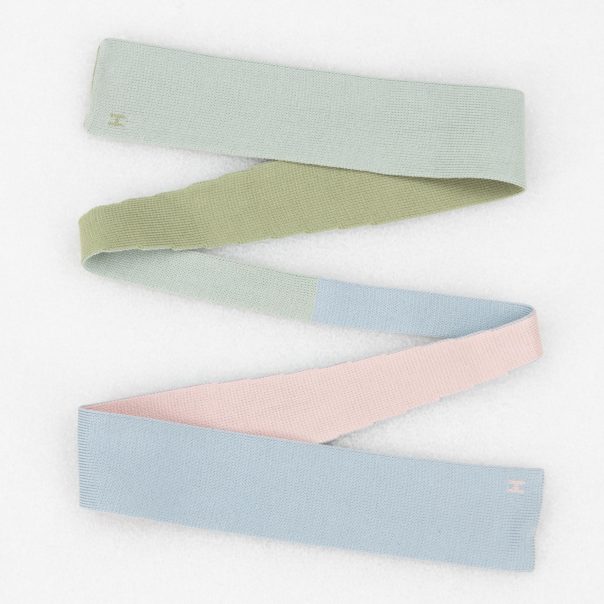 Hermès, 3 silk ties.