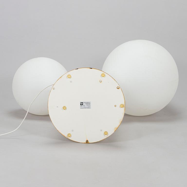 Eero Aarnio, lattiavalaisin, "Tupla kupla", ulkokäyttöön, Melaja Oy.