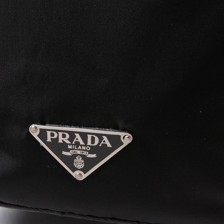 VÄSKA, Prada.