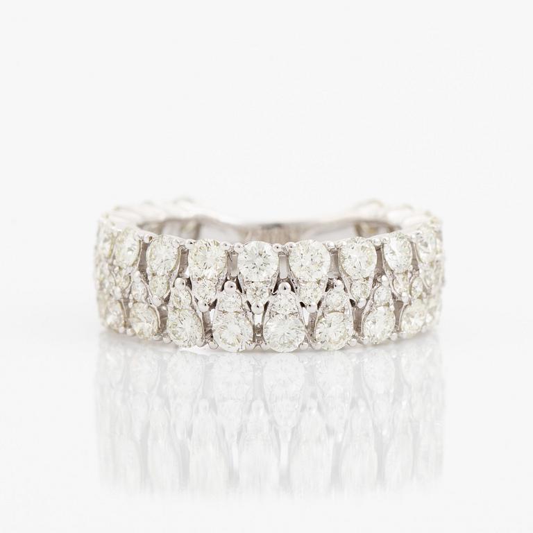 Brilliant cut diamond.