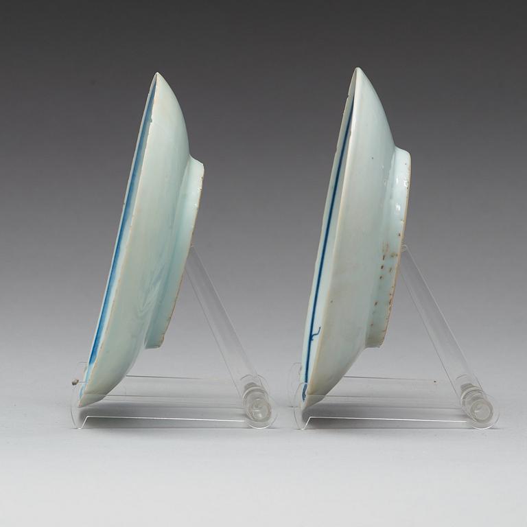 A pair of blue and white dishes, Ming dynasty, Tianqi (1621-1627).