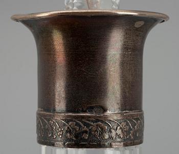 KARAFFER, 4st. Slipad kristall med silverbeslag. Estland, Sovjet, Tyskland 1900-talets första hälft.