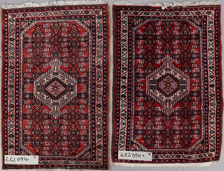 MATTOR, 2 st, orientaliska. Ca 90 x 60 samt 87 x 62 cm.