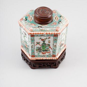 TEDOSA, porslin. Qingdynastin, 1800-tal.