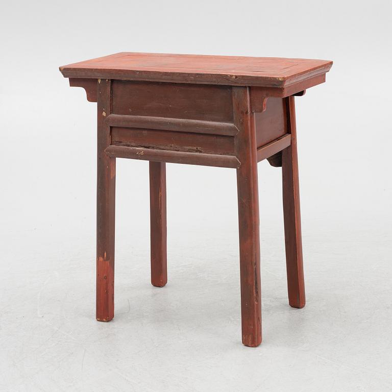 Altarbord, rödlackerat, Kina 1900-tal.