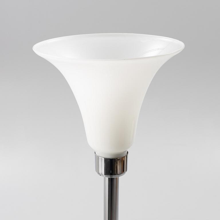 Golvlampa, samtida tillverkning.