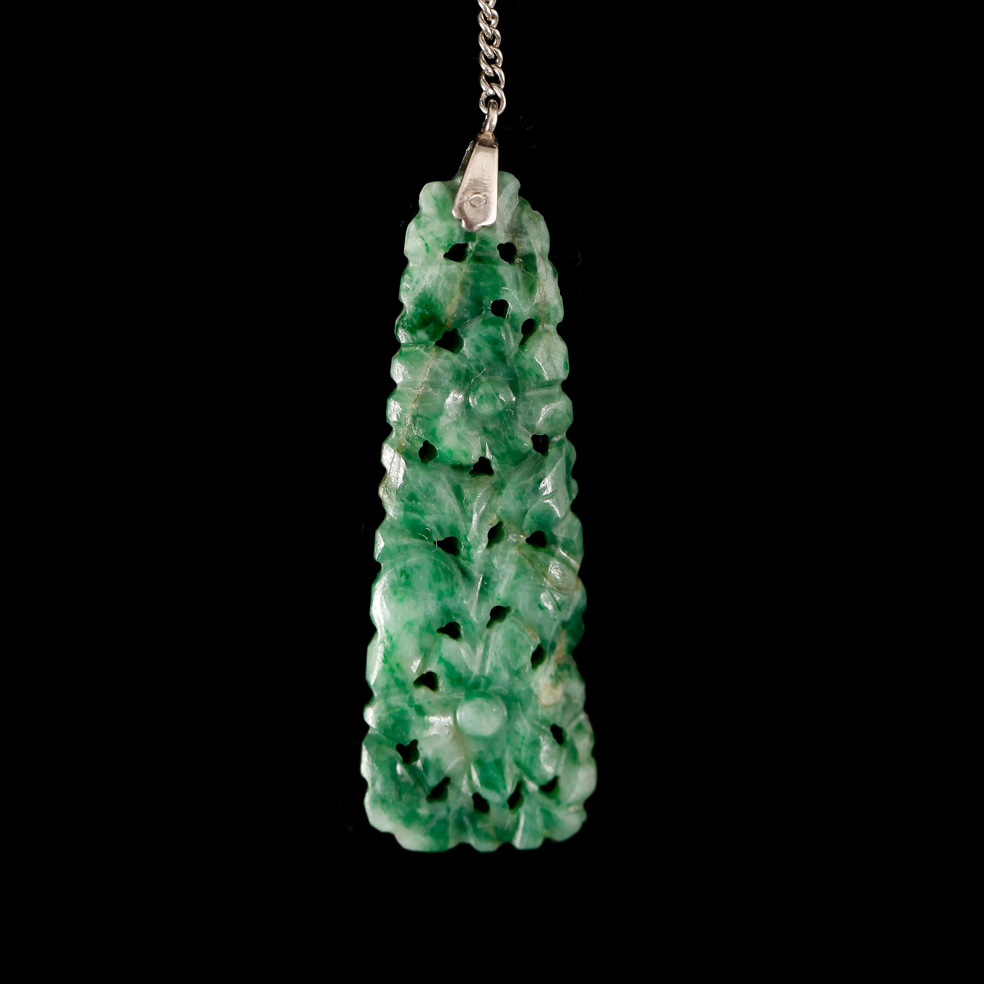 HÄNGE, nefrit/grön sten, silver.