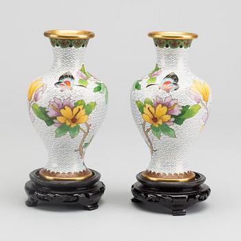 A pair of Chinese cloisonné vase, later part of the 20th century.