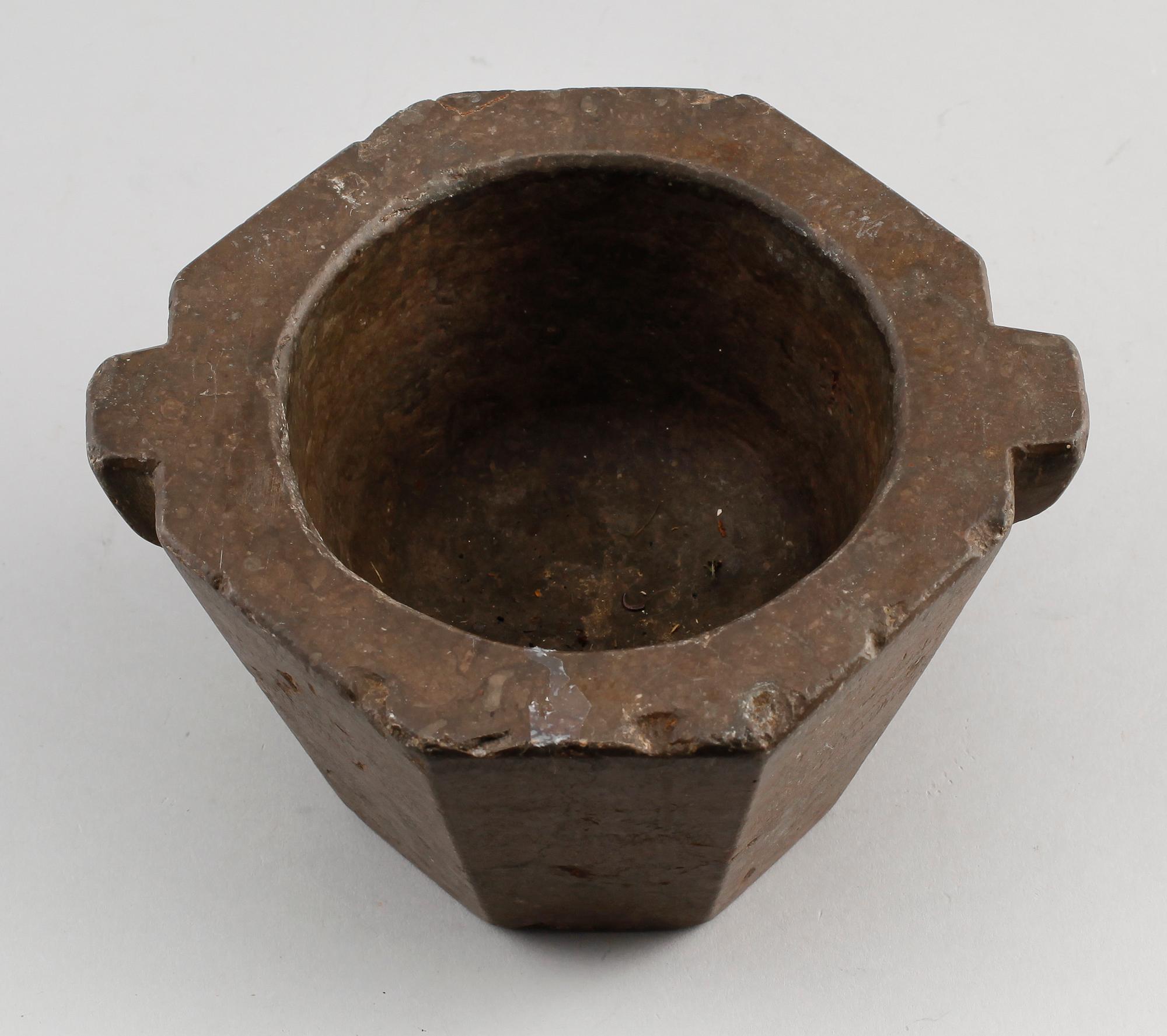 MORTEL, kalksten, 1700/1800-tal.