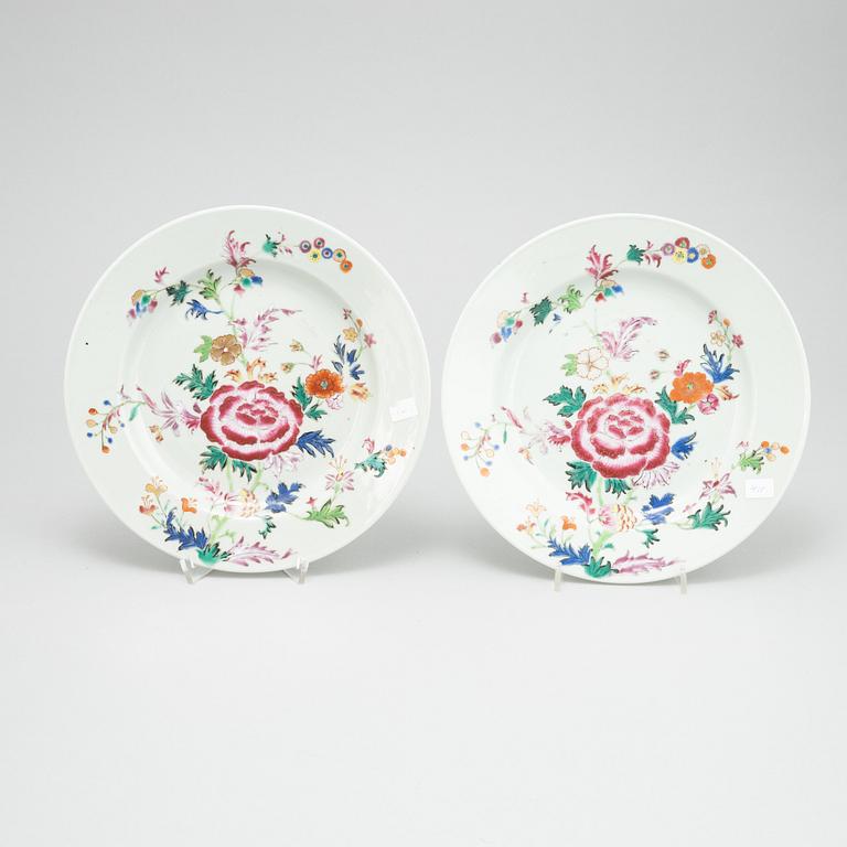 A set of six famille rose dinner plates, Qing dynasty, Qianlong (1736-95).