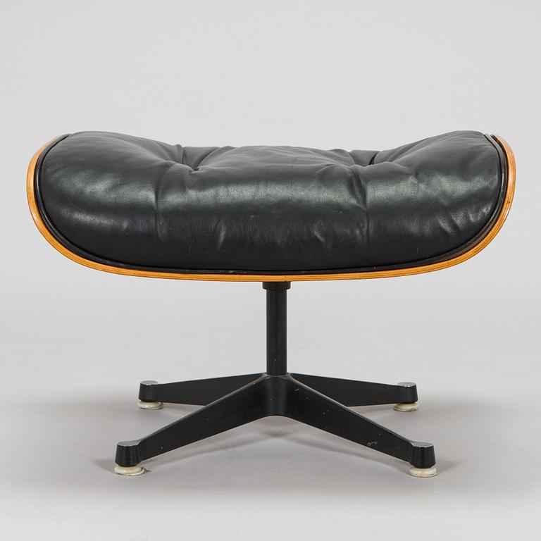 Charles & Ray Eames, 'Lounge chair' and ottoman, licensed by Mobilier International France, 1977.