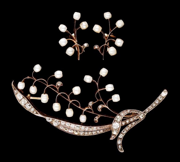 BROSCH OCH ÖRHÄNGEN, med orientpärlor och diamanter.
