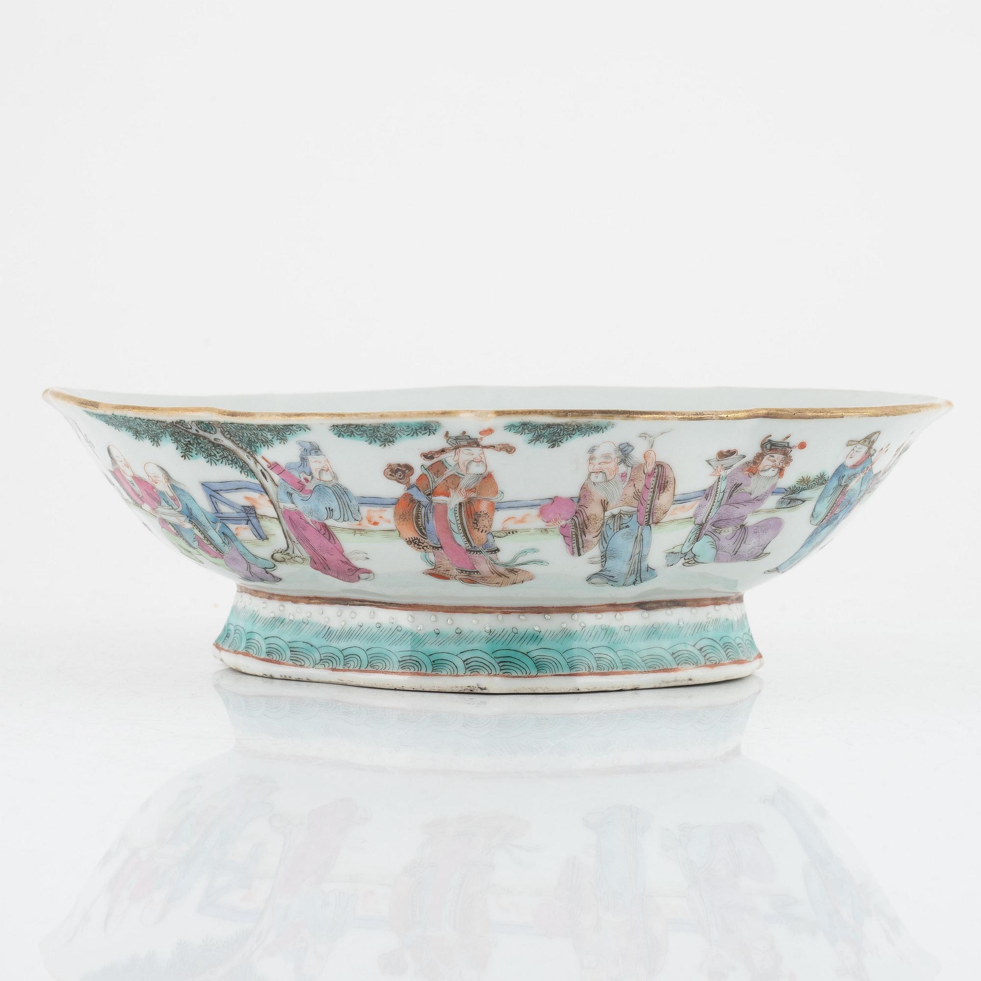A porcelain bowl, China, Qing dynasty, second half of the 19th century.