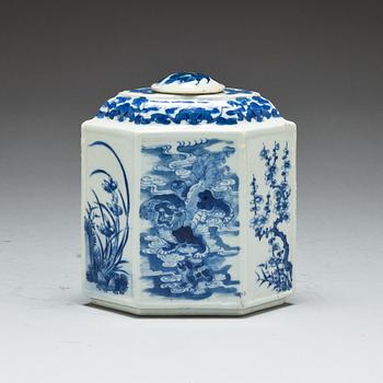 TEDOSA, porslin. Sen Qing, Kina, tidigt 1900-tal.