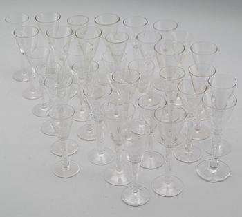 SNAPSGLAS, 33 st, olika modeller, 1900-talets första hälft.