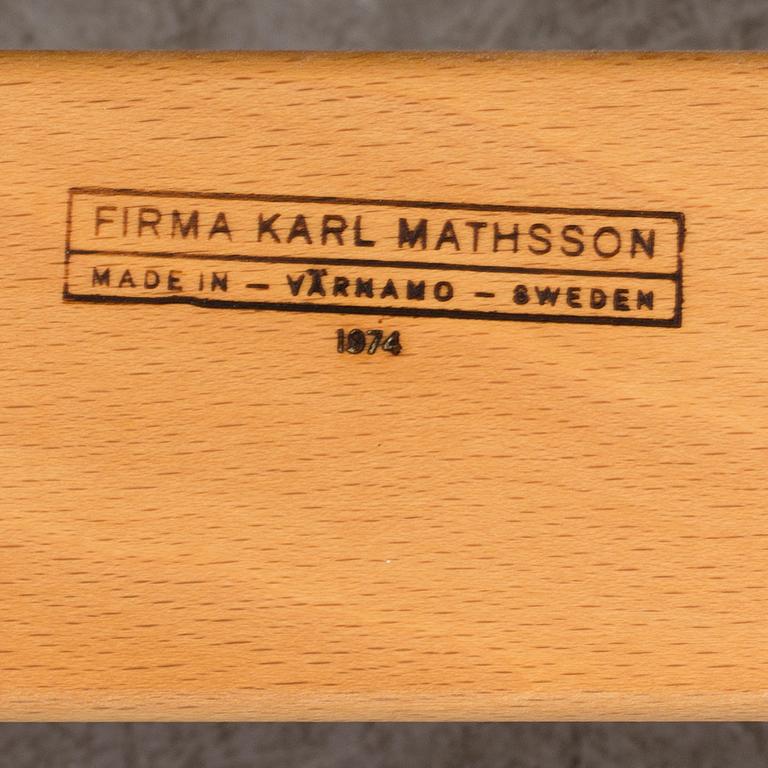 BRUNO MATHSSON, karmstolar, ett par, "Eva", Firma Karl Mathsson, Värnamo, 1976.