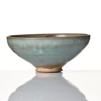 A large Jun glazed bowl with a purple splash, Song/Yuan dynasty.