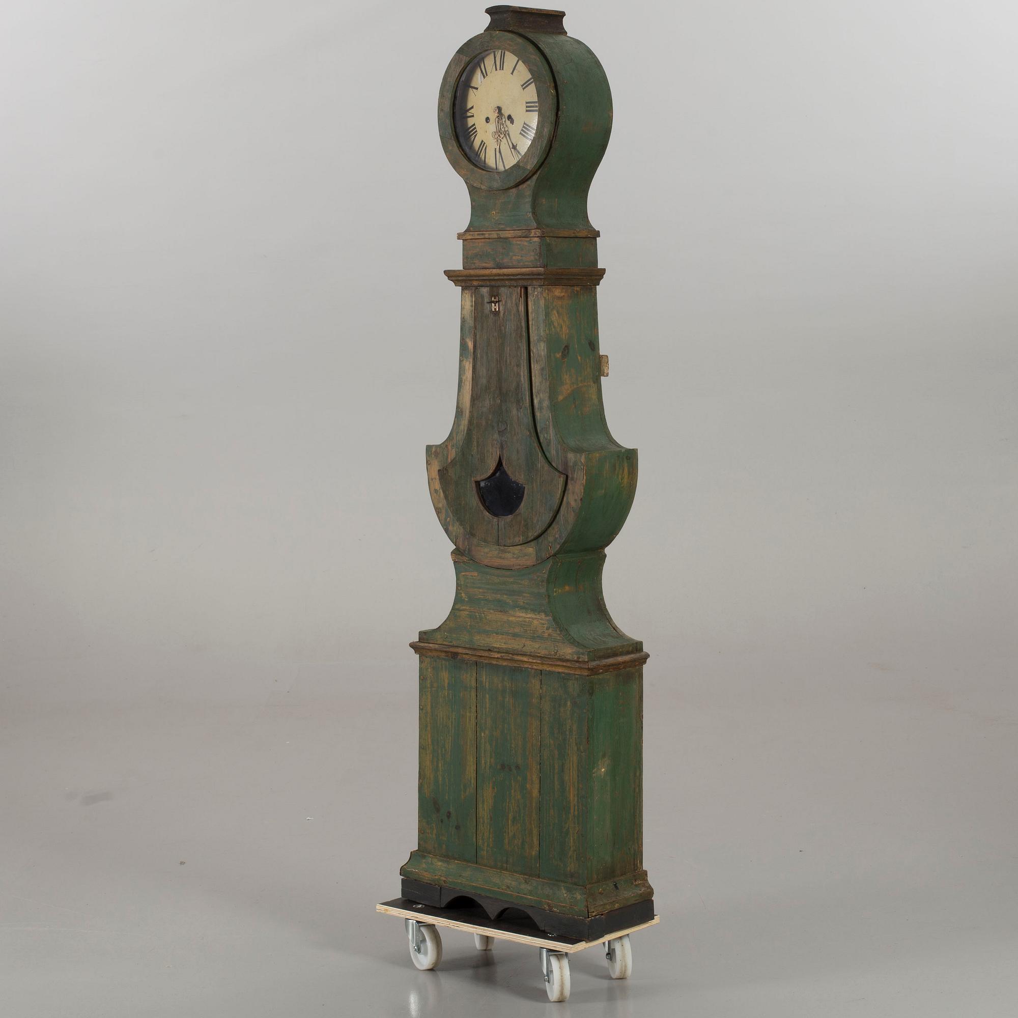 A LONGCASE CLOCK 19TH CENTURY.