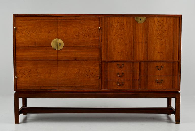 SIDEBOARD, 1900-talets mitt.