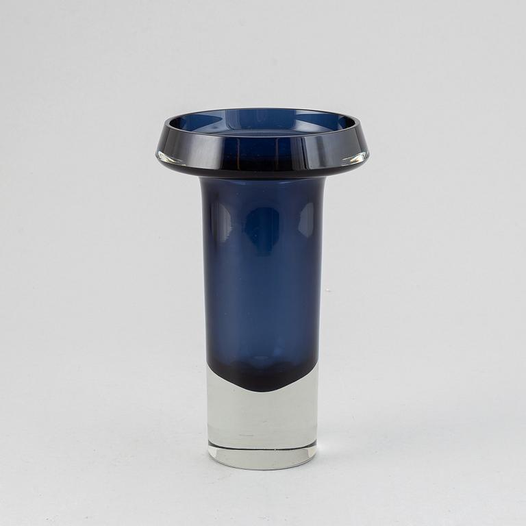 Kaj Franck, a 'KF 260' glass vase from Nuutajärvi Notsjö, Finland -63.