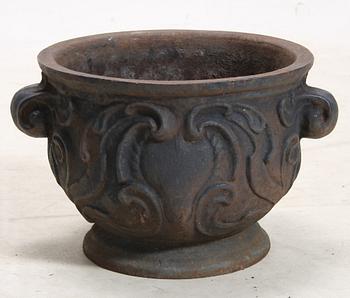 TRÄDGÅRDSURNA, gjutjärn, "Barockurnan", Näfveqvarn, 1920-tal.