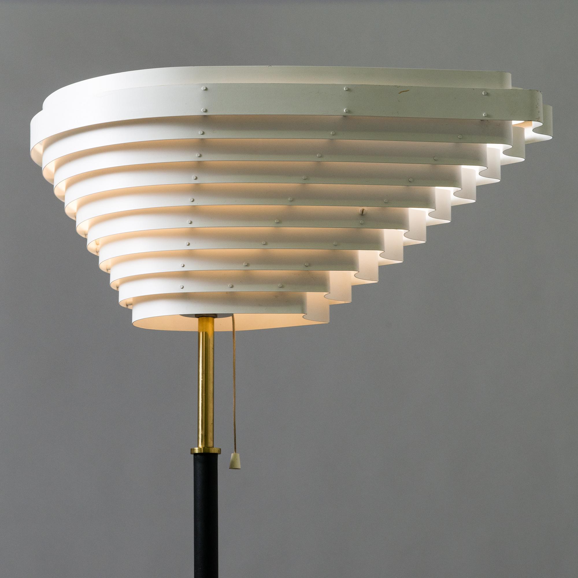 ALVAR AALTO, GOLVLAMPA, A 805, "Änglavinge", Valaisinpaja Oy, 1900-talets slut.