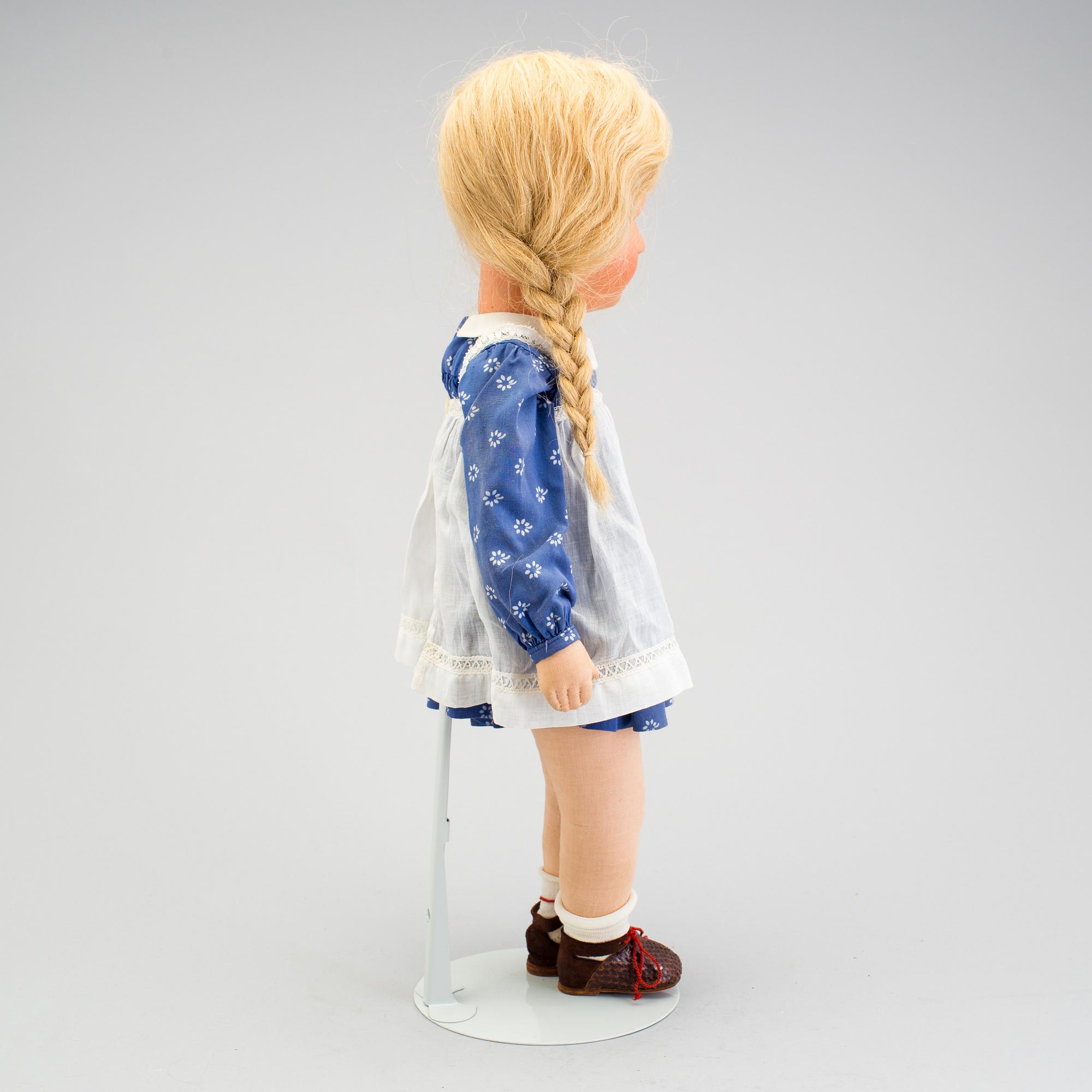 A Käthe Kruse girl doll, Germany, 1930/40s.
