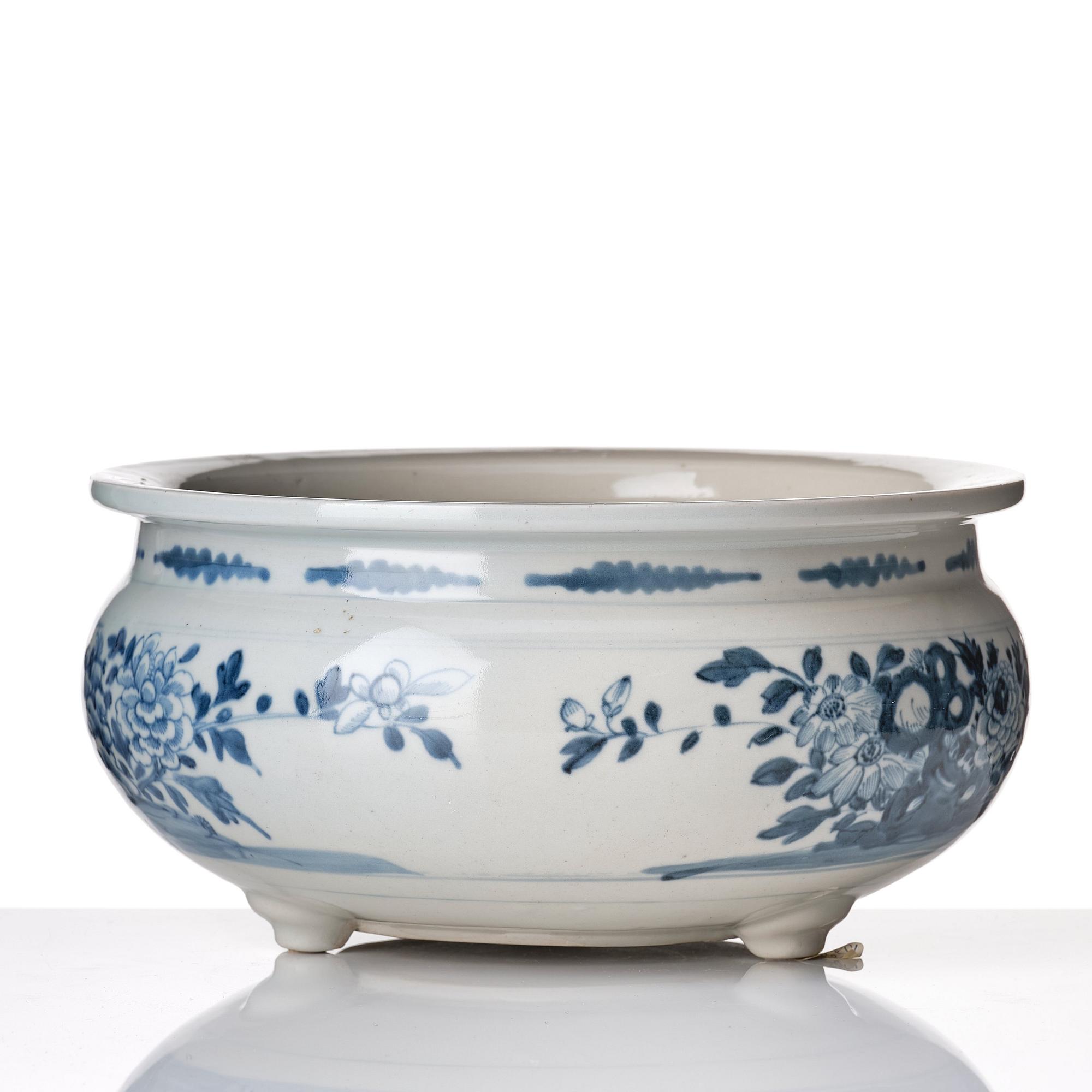A blue and white censer, Qing dynasty, 18th Century.